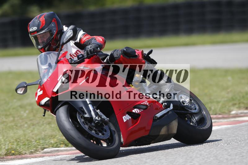 /27 12.06.2025 Ducati Schweiz Trackday Warmup  ADR/gruen-vert/team